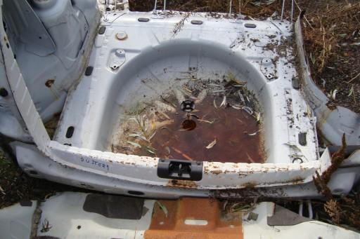 РЕМЕНЬ ЗАДНЯЯ СТЕНКА ПОЛА ВАННА ЗАД DACIA DUSTER I 4X4 10-16