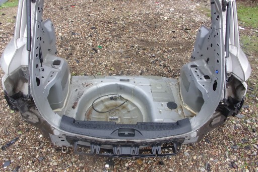 БРИЗКОВИКИ ЗАДНЬОГО РЕМЕНЯ ВАННИ FORD B-MAX 2013-