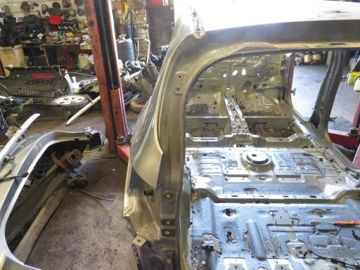 ЗАДНИЙ РЕМЕНЬ ЗАДНЯЯ ПОПКА ВАННА IM KIA CARENS IV