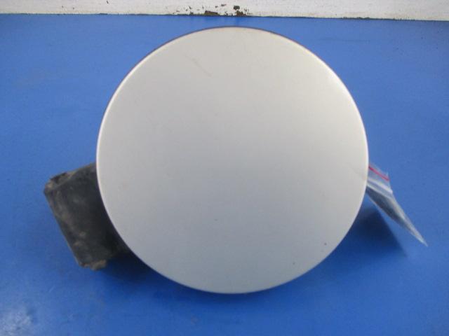 PASSAT B5 крышка топливного бака серебристая LB7Z