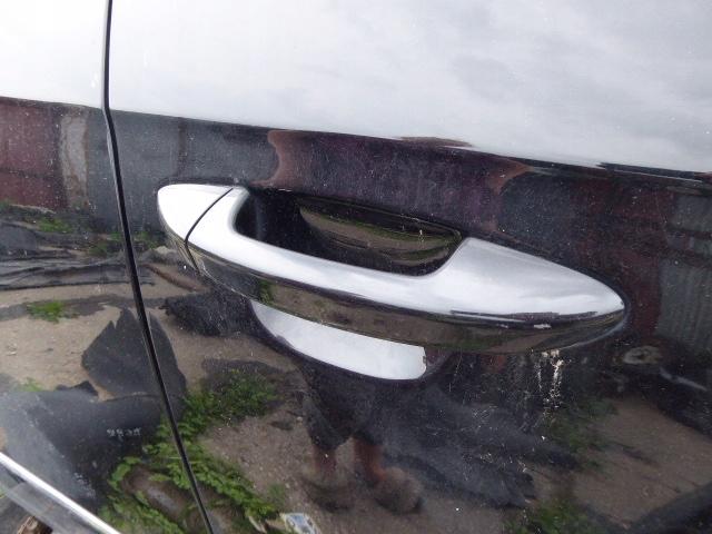 9555Z-42 - PASSAT B6 наружная ручка двери передняя правая L041