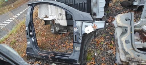 PASSAT B6 поріг права стійка