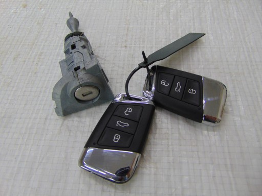 PASSAT B8 ключ автомобіля вставка замок KESSY 3g0800375ee