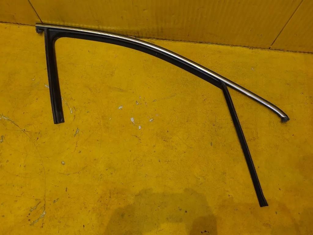 3G0837432N - PASSAT B8 прокладка двери передняя правая