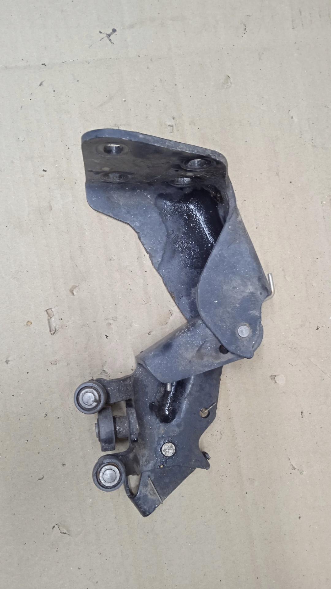 1 - PEUGEOT 1007 РОЛИКОВЫЙ ДВЕРНОЙ РОЛИК ПРАВЫЙ НИЖНИЙ