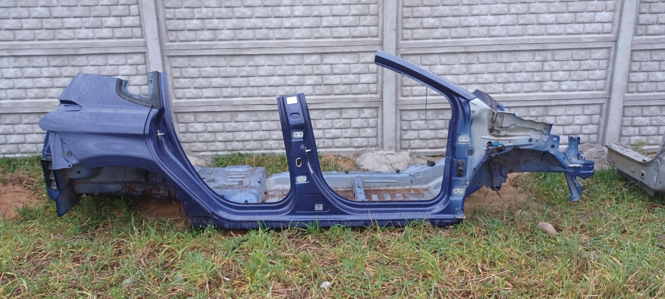 PEUGEOT 2008 1 І ПРАВА СТОРОНА СТІЙКИ ЛОНЖЕРОН ПОНІ