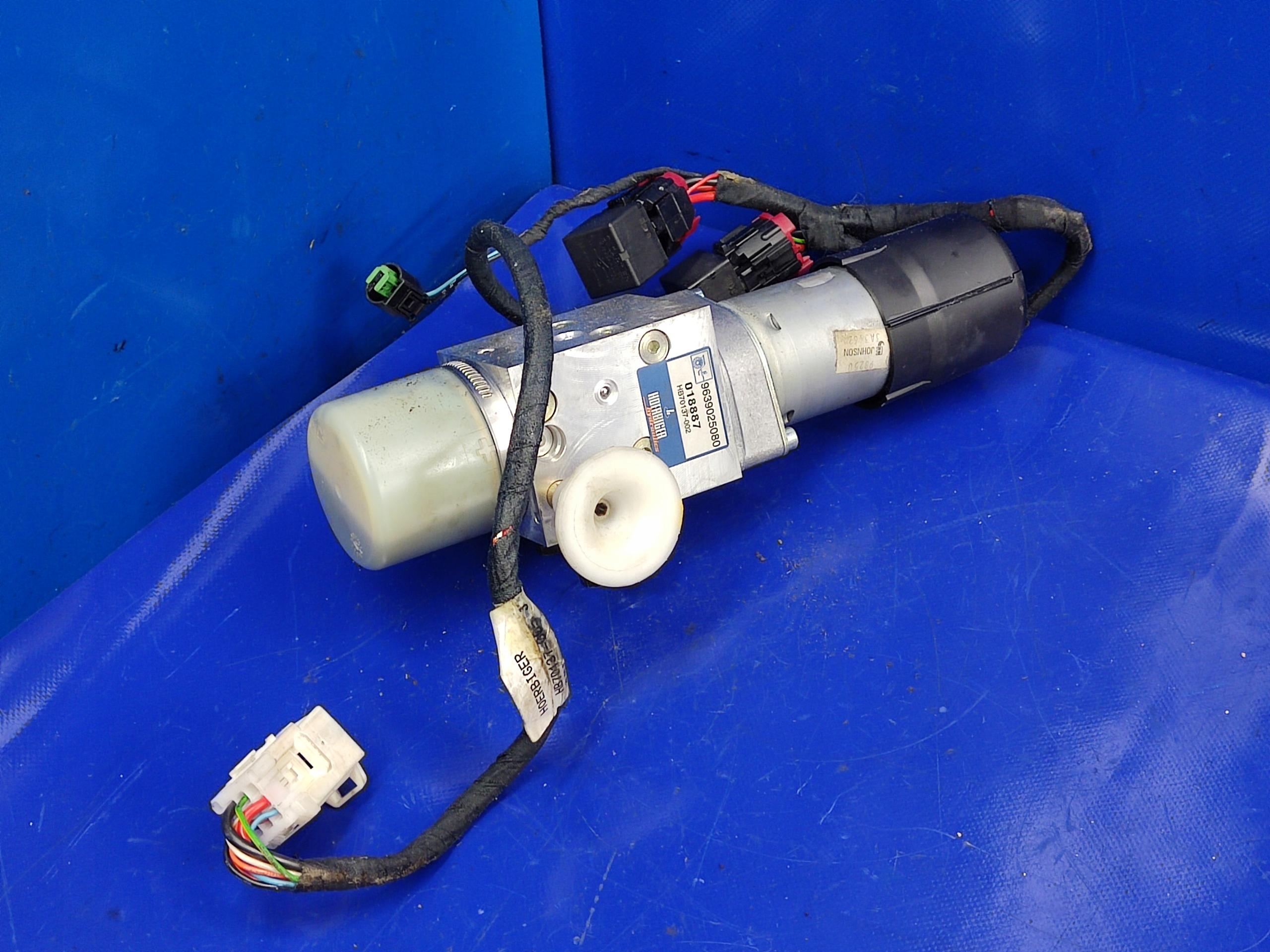 НАСОС ПОДЪЕМА КРЫШИ ПЕЖО 206 КК 9639025080