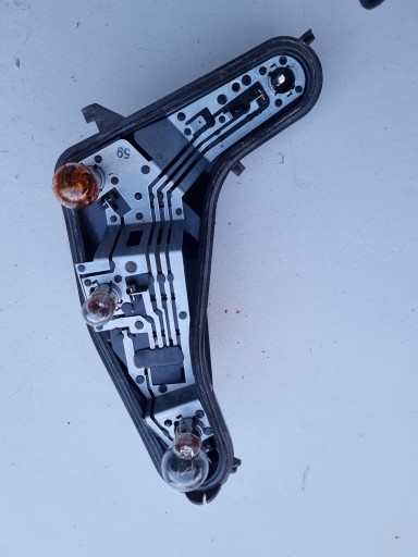 PEUGEOT 207 HB ПАТРОН ЛАМПЫ ЗАДНИЙ ПРАВЫЙ