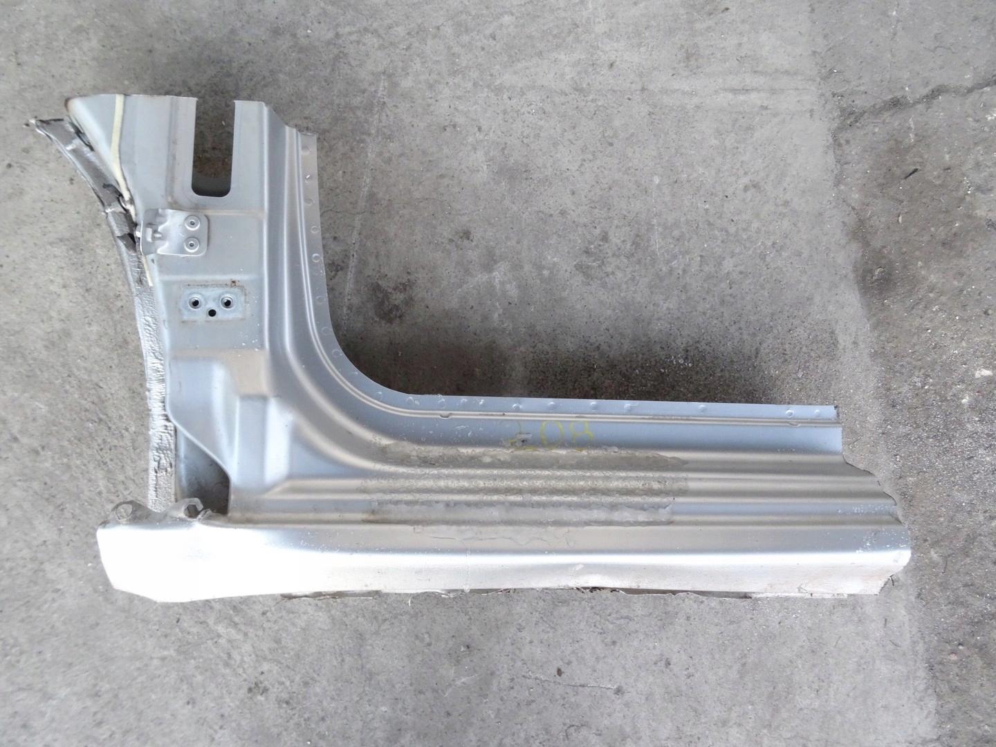 PEUGEOT 208 ЛЕВЫЙ ПОРОГ