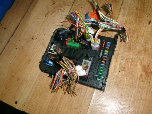 PEUGEOTE65 - PEUGEOT 3008 І МОДУЛЬ КОРОБКИ BSI 966405908002