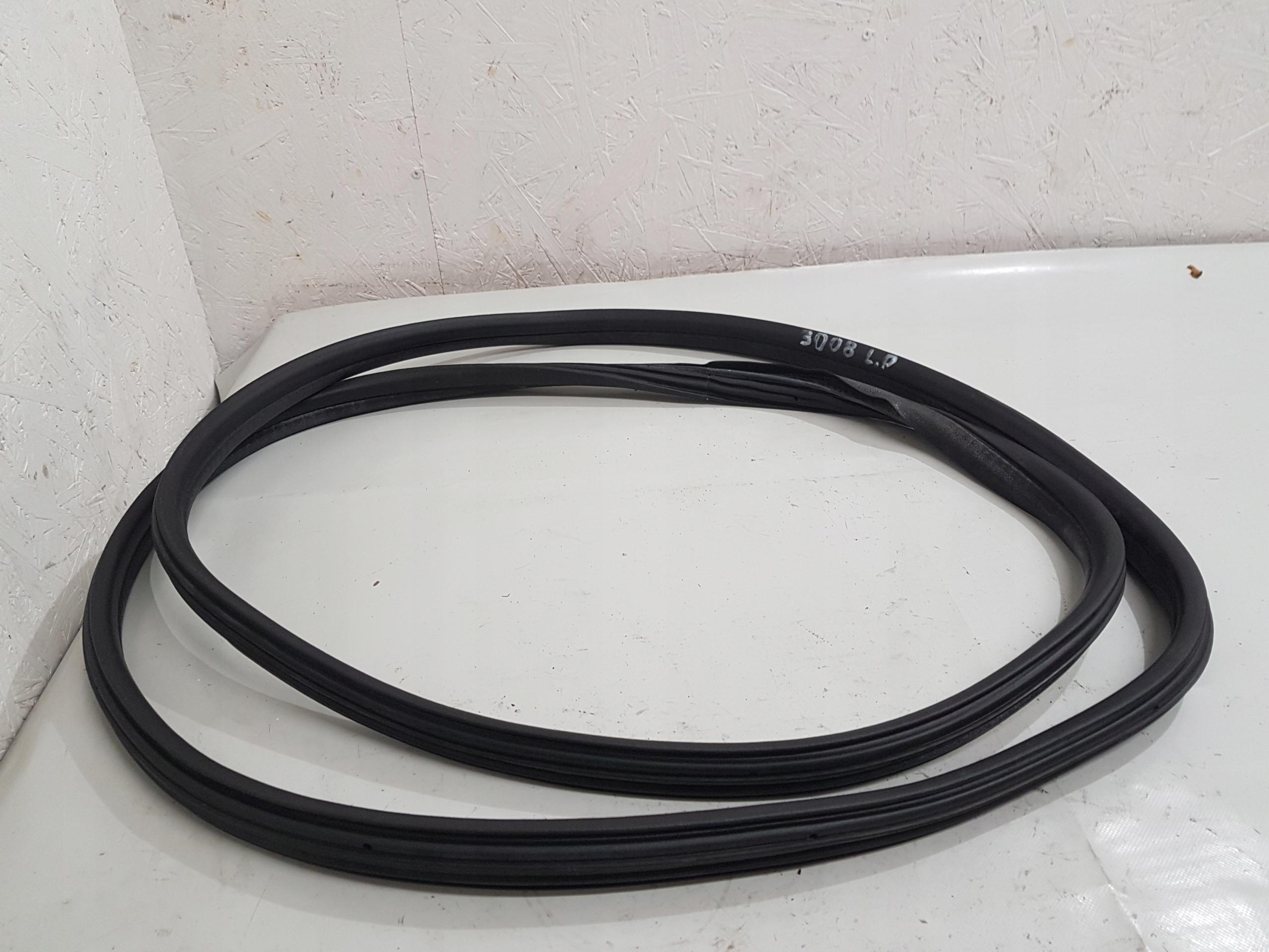 PEUGEOT 3008 І УЩІЛЬНЕННЯ КУЗОВА ПЕРЕДНІХ ДВЕРЕЙ