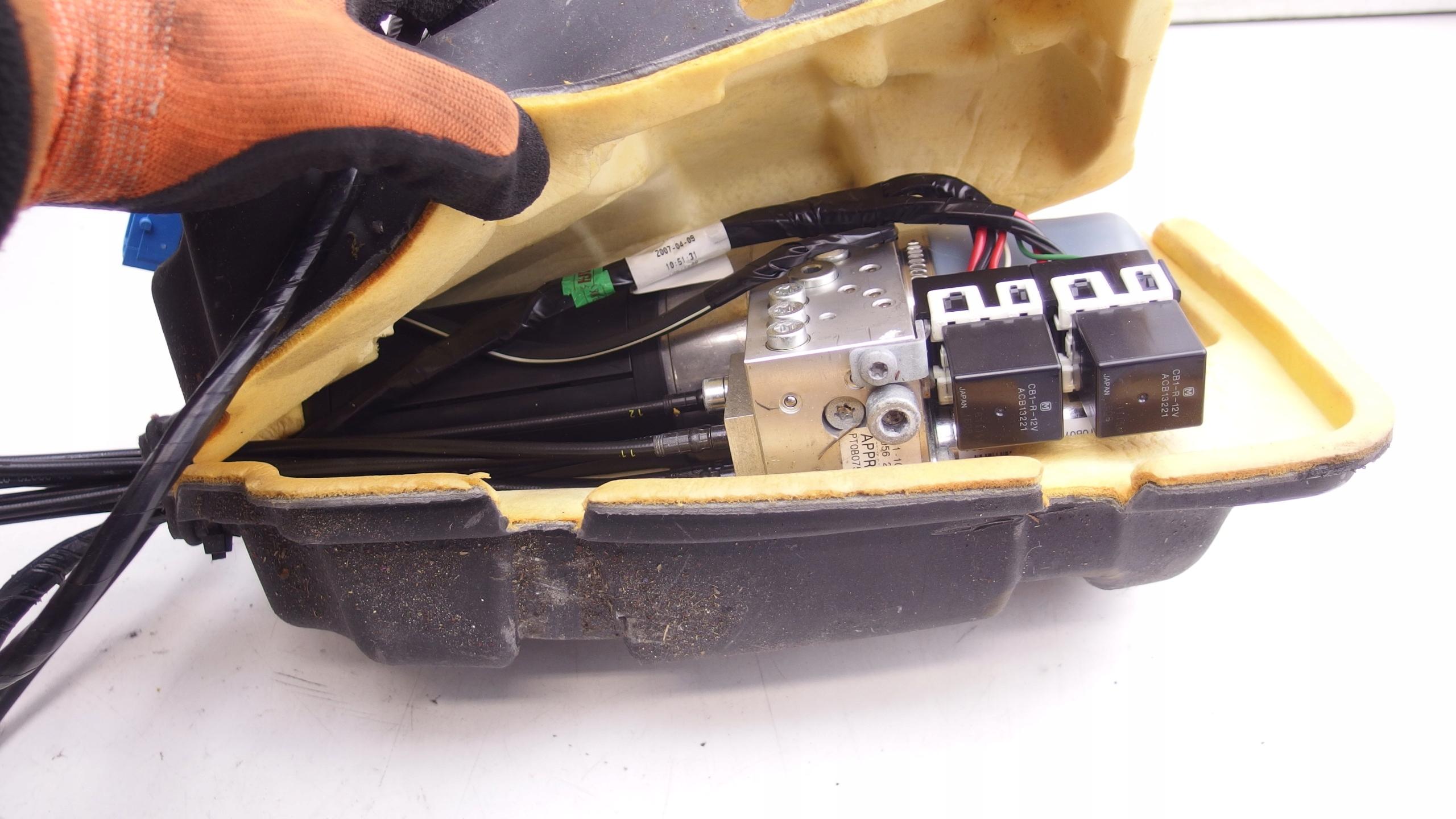 10562130111 - PEUGEOT 307 CC НАСОС ДАХУ