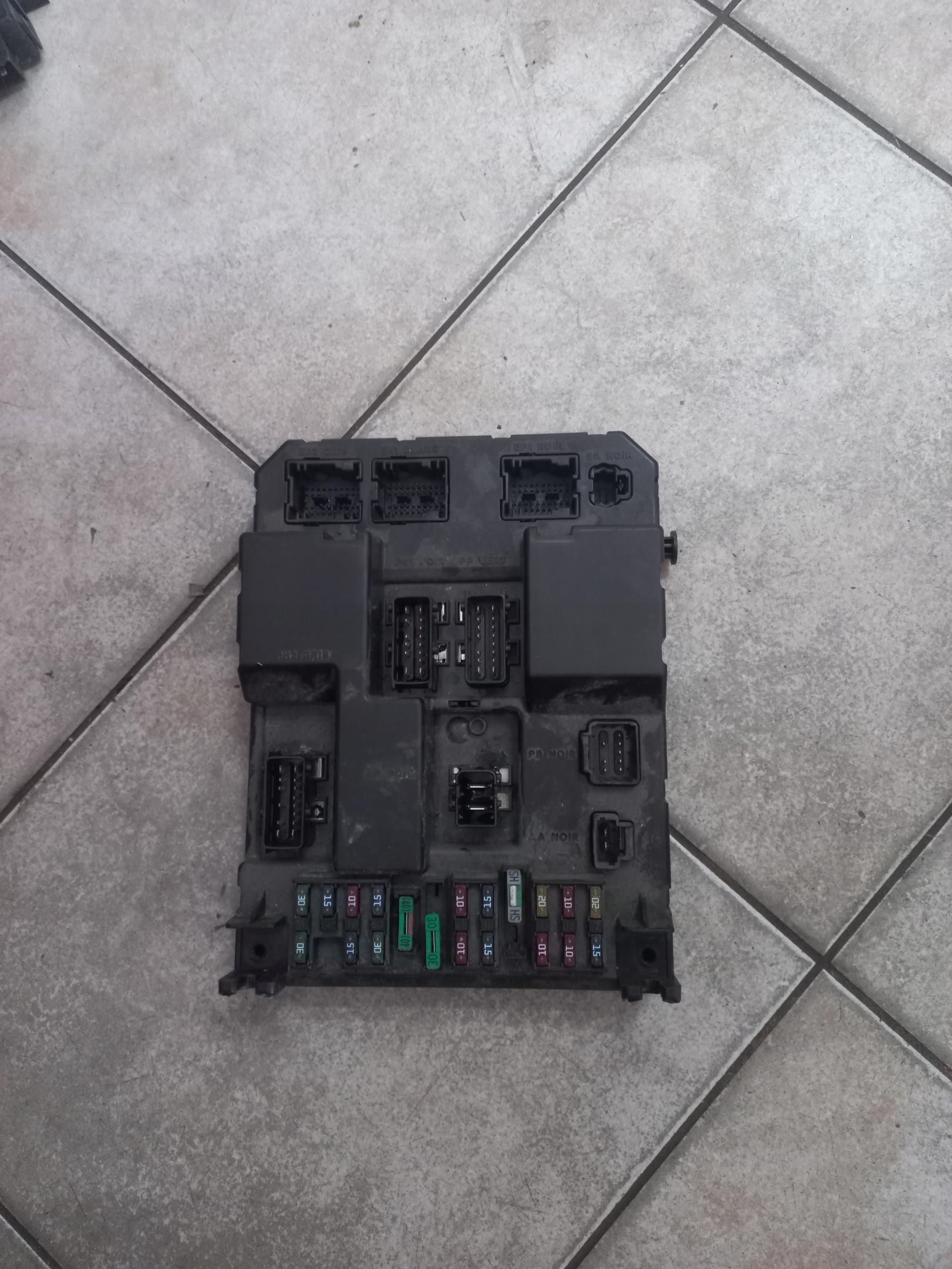 PEUGEOT 307 МОДУЛЬ BSI OE 9651196980A