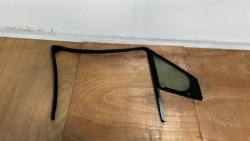 PEUGEOT 308 и 1 T7 2007 - 2013 стекло передней двери передний правый