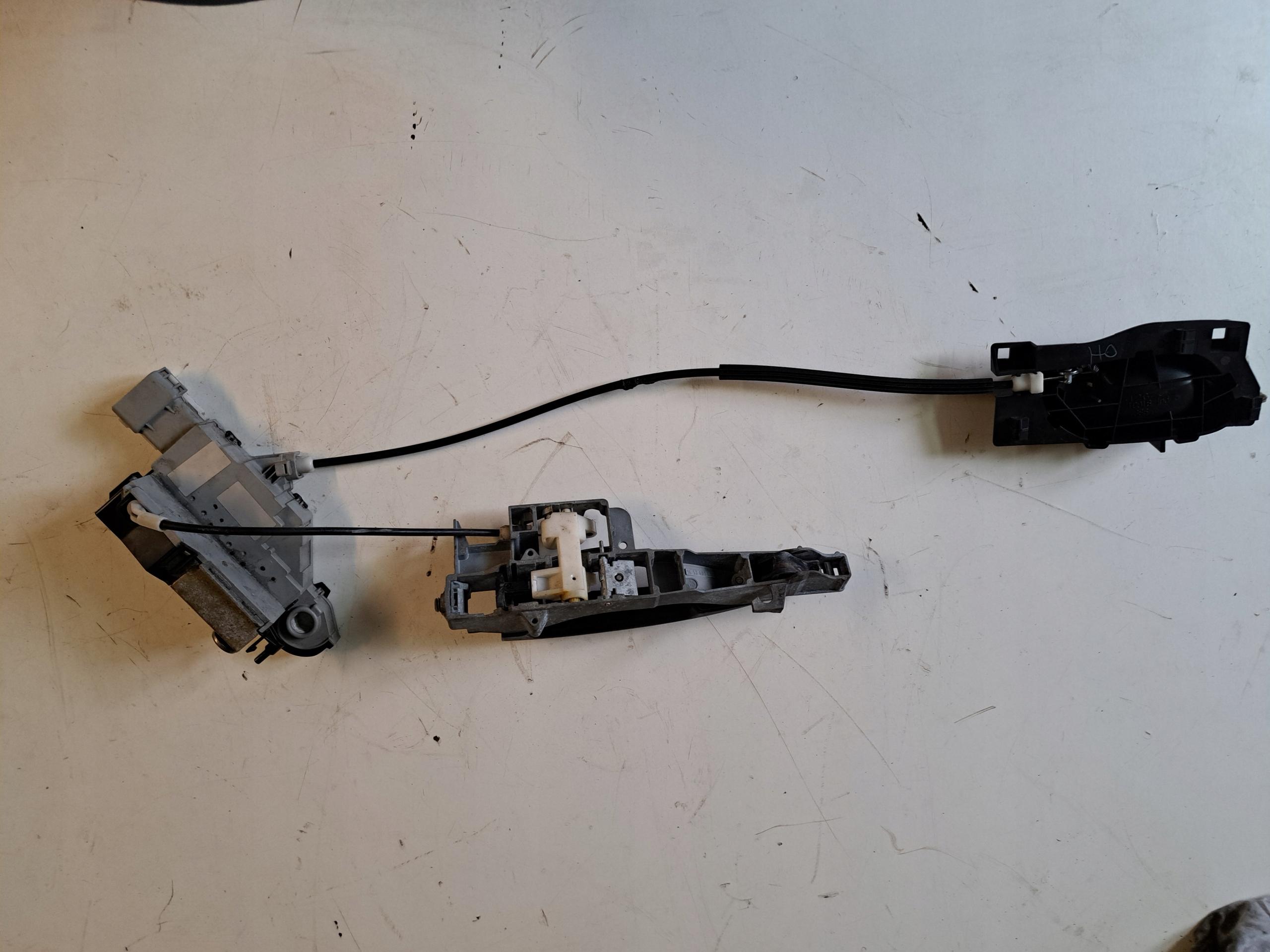 PEUGEOT 407 замок левый передний седан SW Европа 6 pin