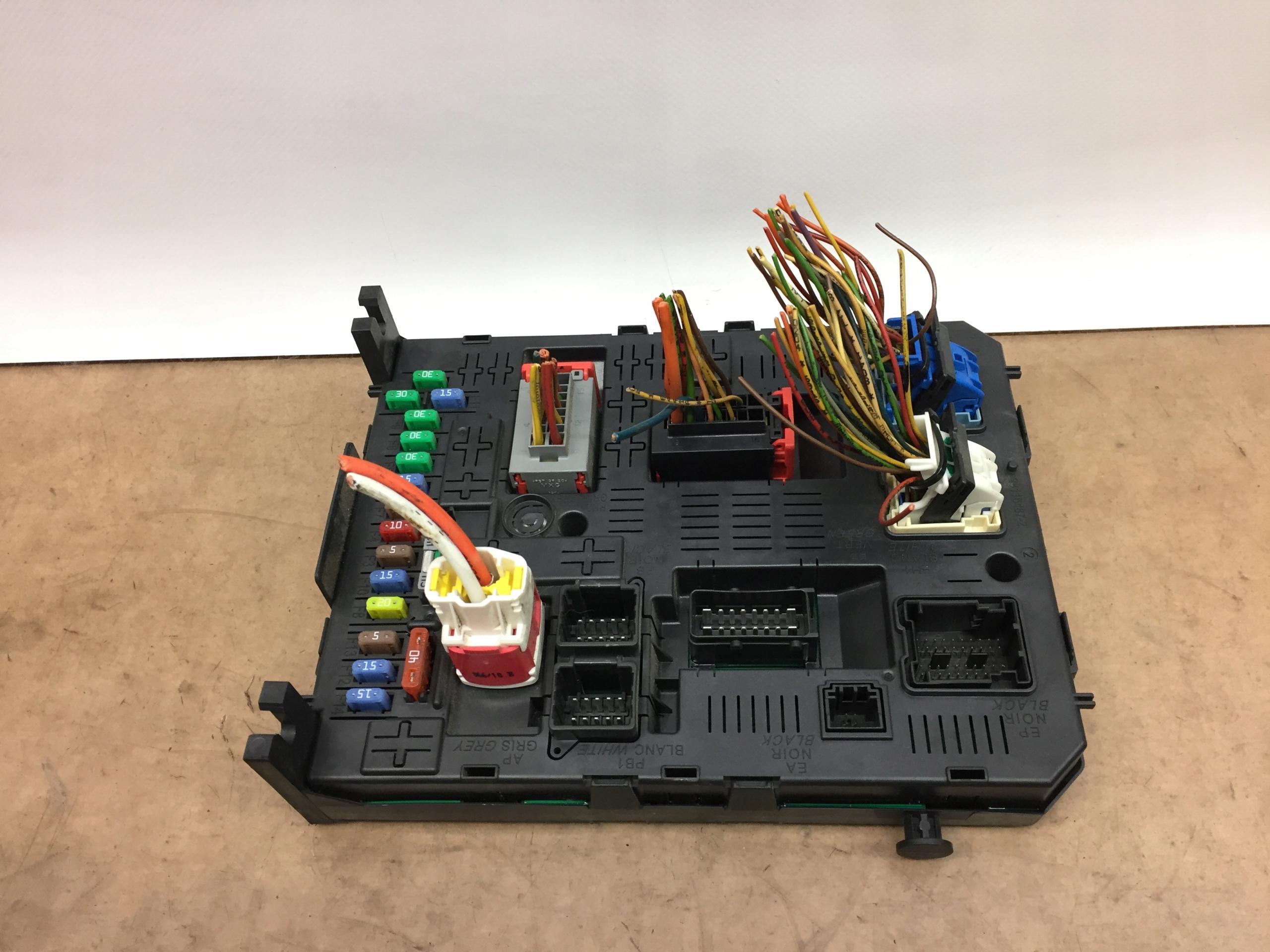 9664059080 - PEUGEOT 5008 МОДУЛЬ BSI ПРЕДОХРАНИТЕЛИ