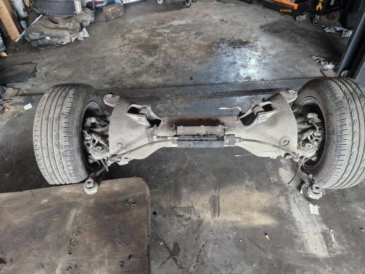 Peugeot 508 та задня підвіска задньої променя