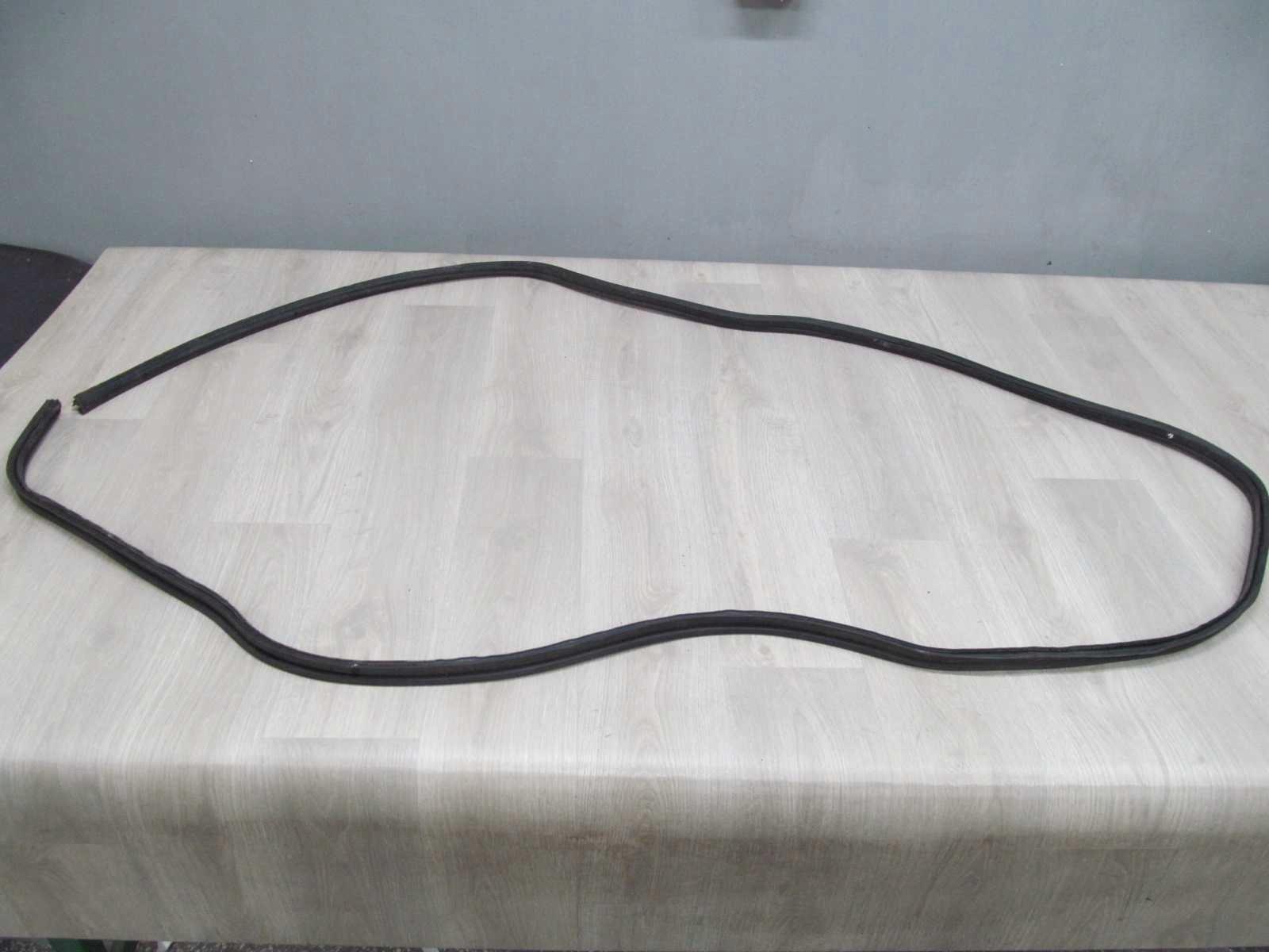 PIAGGIO PORTER 06-ПРОКЛАДКА ЛЮКА БАГАЖНОГО ВІДДІЛЕННЯ