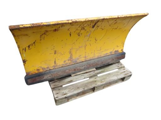 УПРАВЛЯЕМЫЙ СНЕЖНЫЙ ПЛУГ STENSBALLE 150 СМ