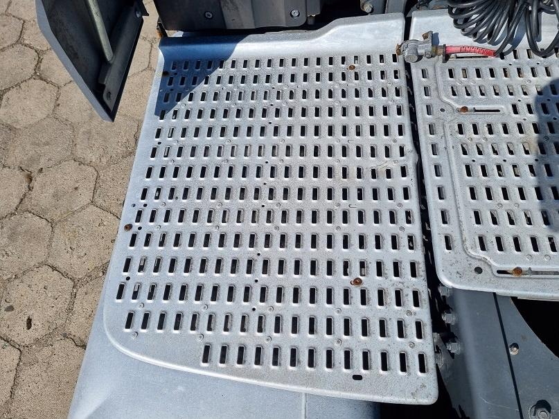 ПЛАТФОРМА ЛИСТ НА РАМІ ПАЛИВНИЙ БАК DAF XF 106