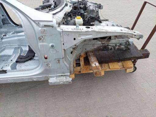 ЧЕТВЕРТЬ ПЕРЕДНЯЯ ПРАВАЯ JAGUAR XJ IV X351