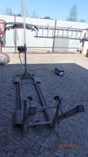 ПІДЙОМНИК ДЛЯ НАХИЛУ НА БІК АВТОМОБІЛЯ