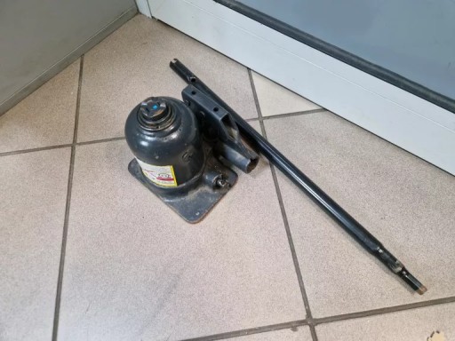 ГІДРАВЛІЧНИЙ ПІДЙОМНИК CORAM 3.5T