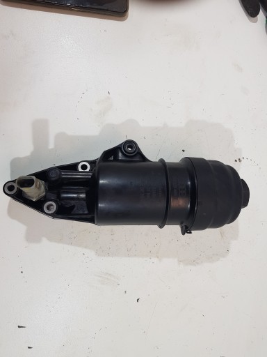 Основание масляного фильтра AUDI A4 A5 A6 3.2 06E115405C