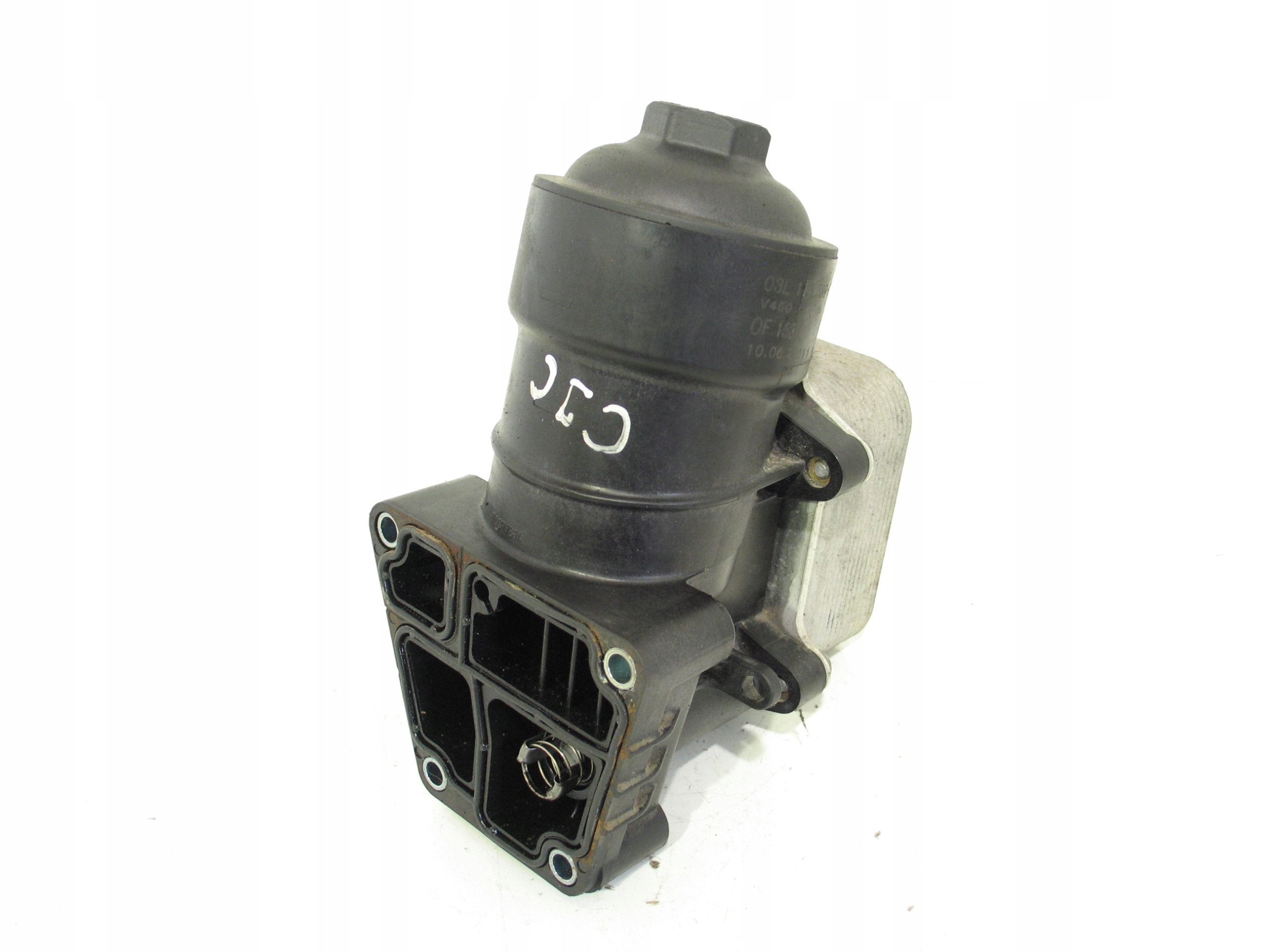 03L117021C - Основание масляного фильтра AUDI A4 B8 2.0 TDI 03L115389C