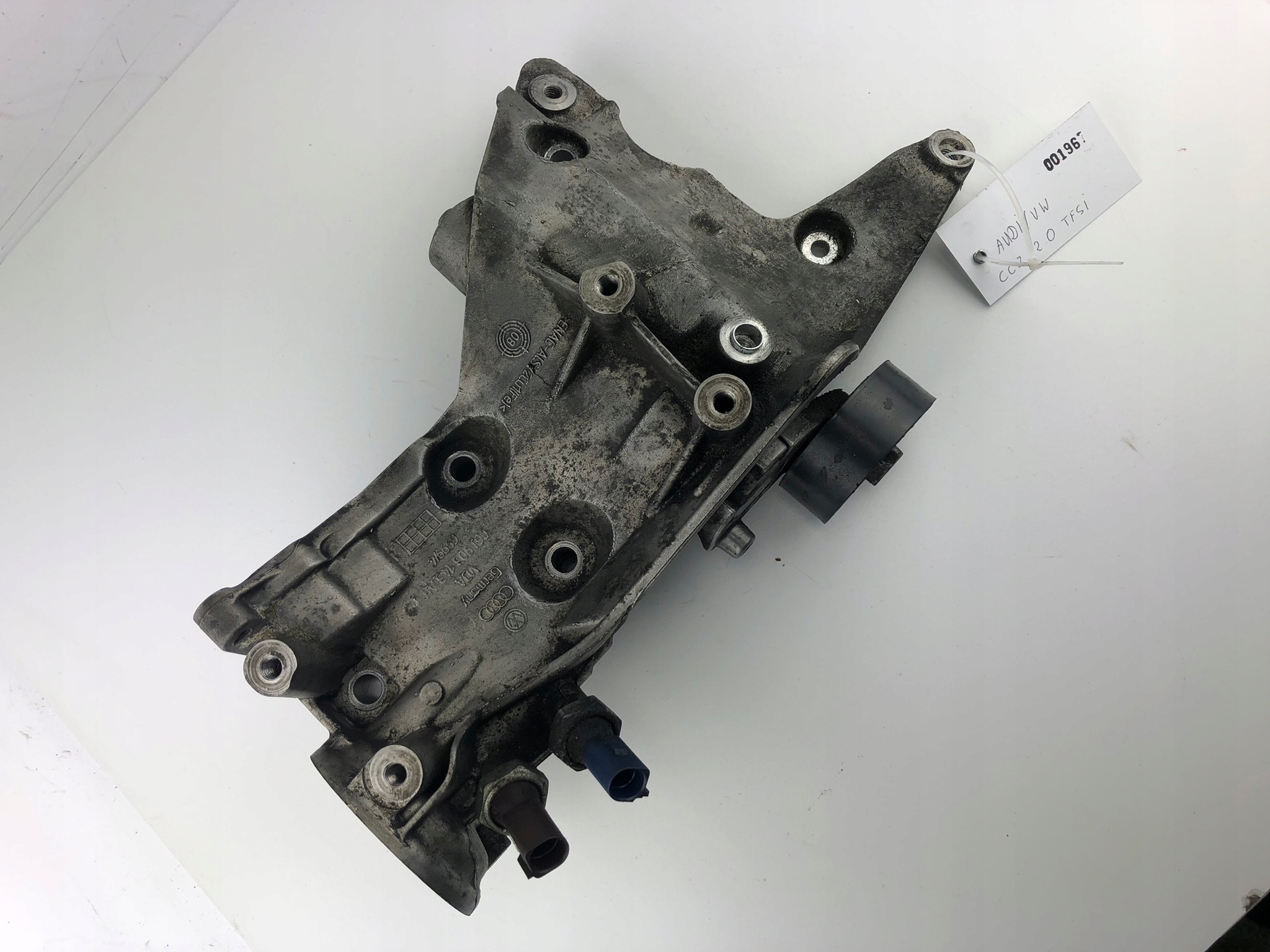 06J903143AH 06J903143AG - Основание фильтра VW AUDI A4 A5 A6 1.8 2.0 TFSI TSI