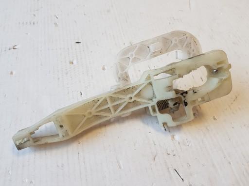 ПІДСТАВА РУЧКИ HYUNDAI IX35 ПЕРЕДНІЙ ЛІВИЙ X