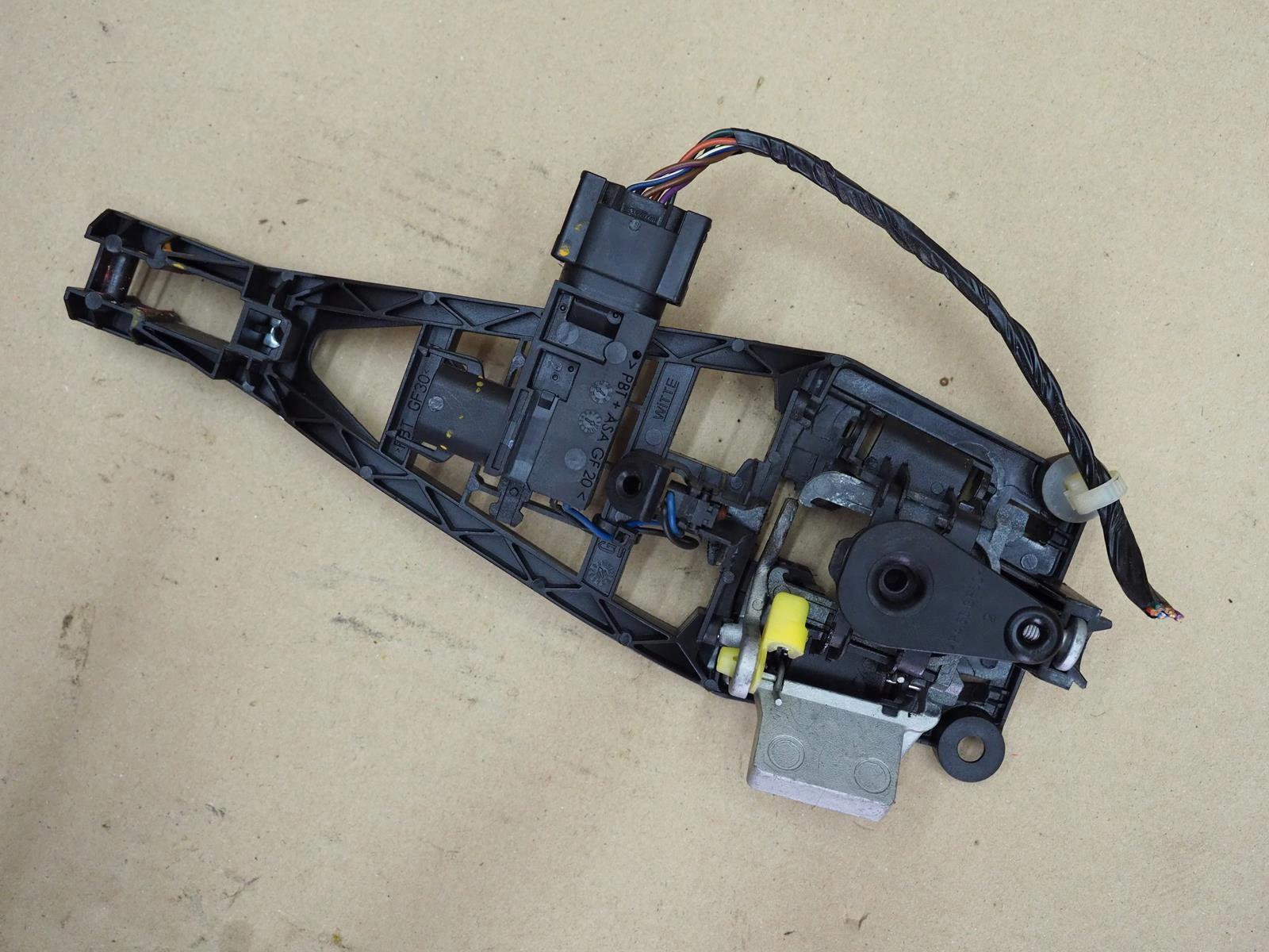 KLAMKI98989898 - Основание дверной ручки левый передний бесключевой OPEL ASTRA H