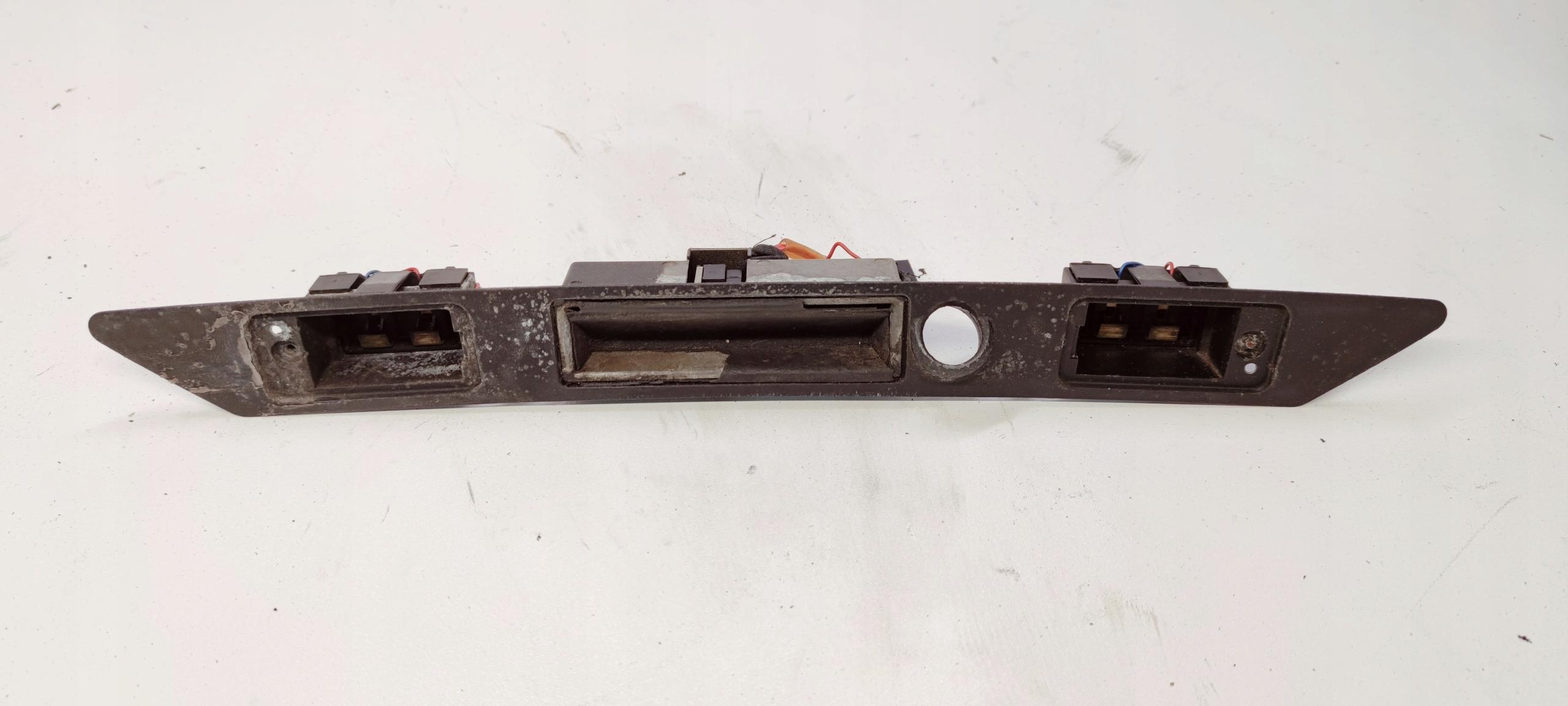 *2* - Подсветка номерного знака AUDI A3 A4 A6 8E0827574B * 2*