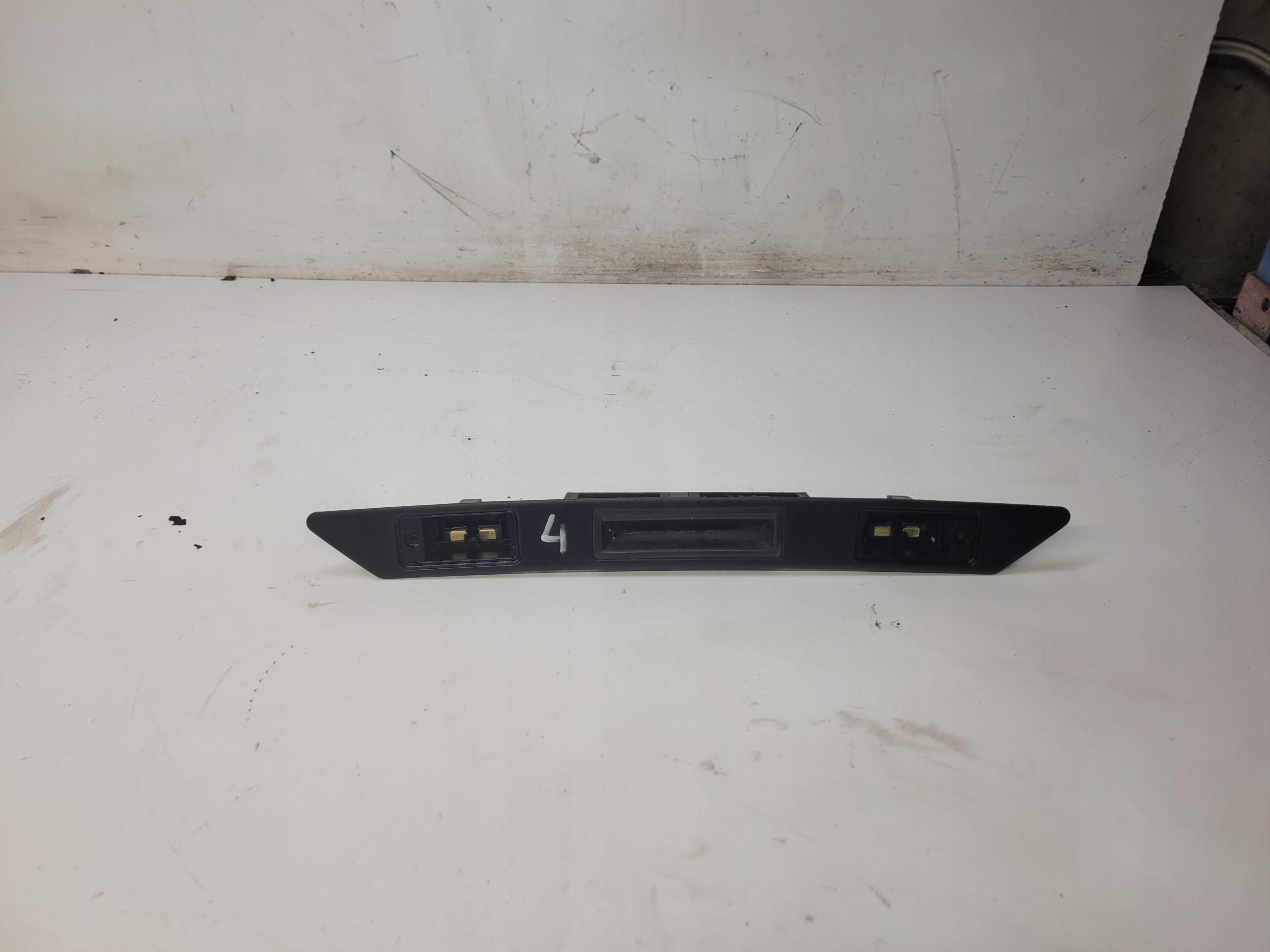 *4* - Підсвічування номерного знака AUDI A3 A4 A6 8P4827574 * 4*