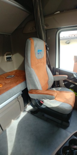 ВАНТАЖНІ ЧОХЛИ DAF XG, XG+ ВИРОБНИК