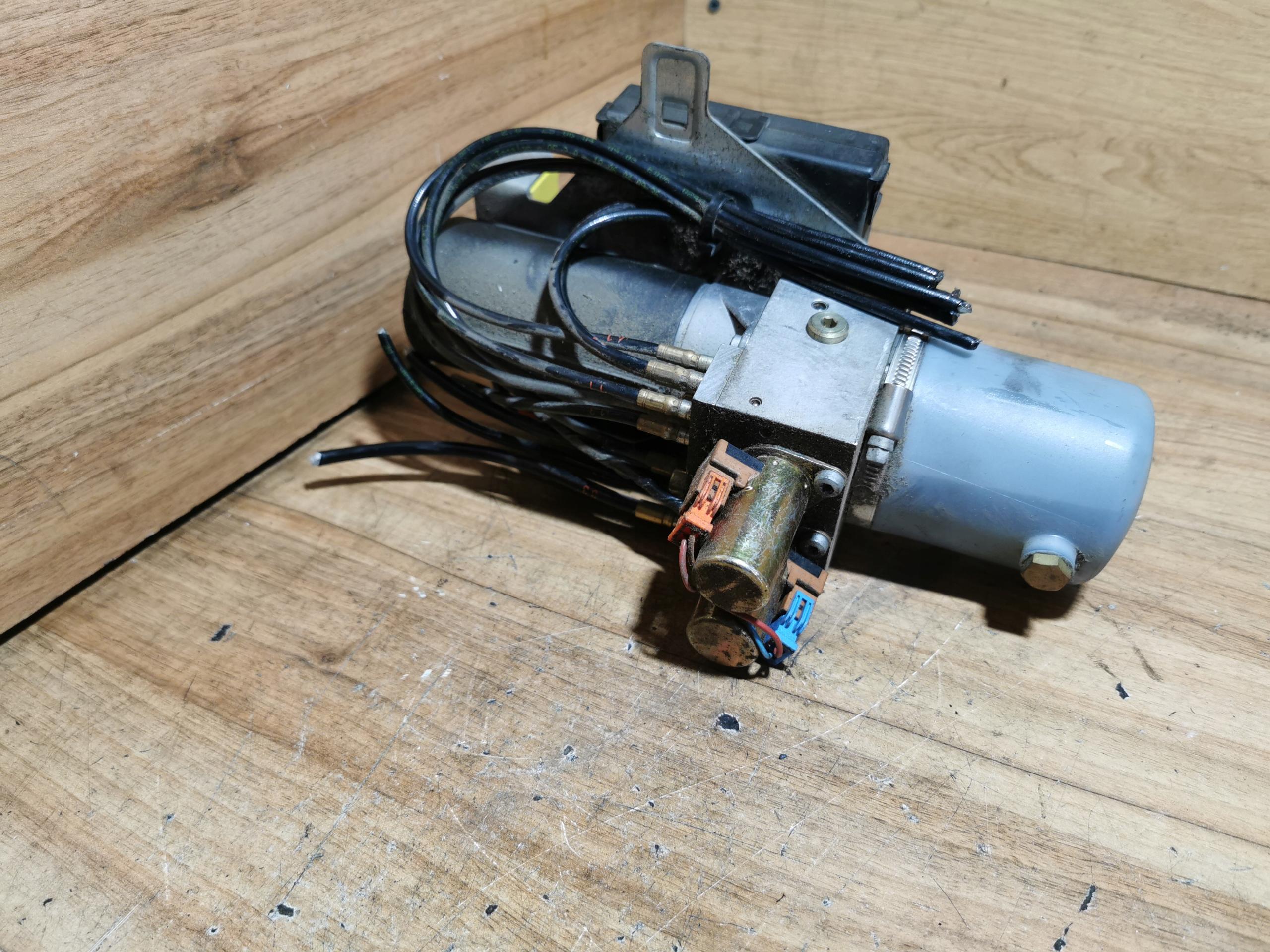 НАСОС КРЫШИ MEGANE II КАБРИОЛЕТ 8200149739