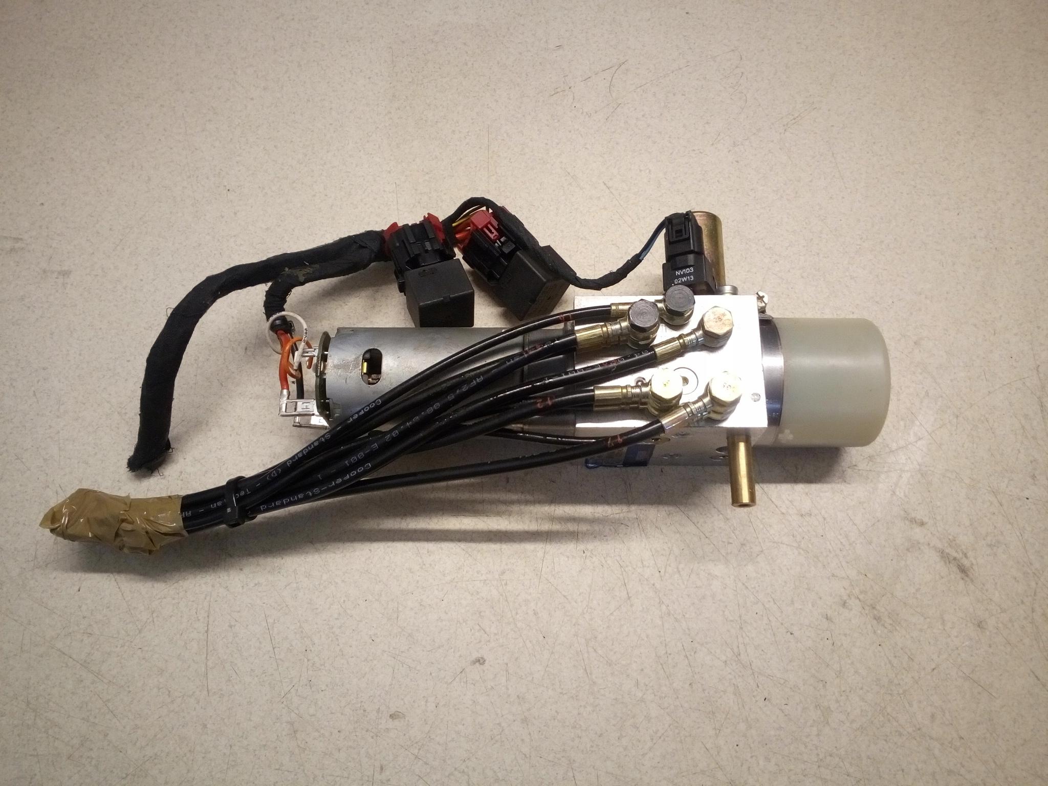 SIL03 - НАСОС КРЫШИ ПЕЖО 206 КК 9639025080