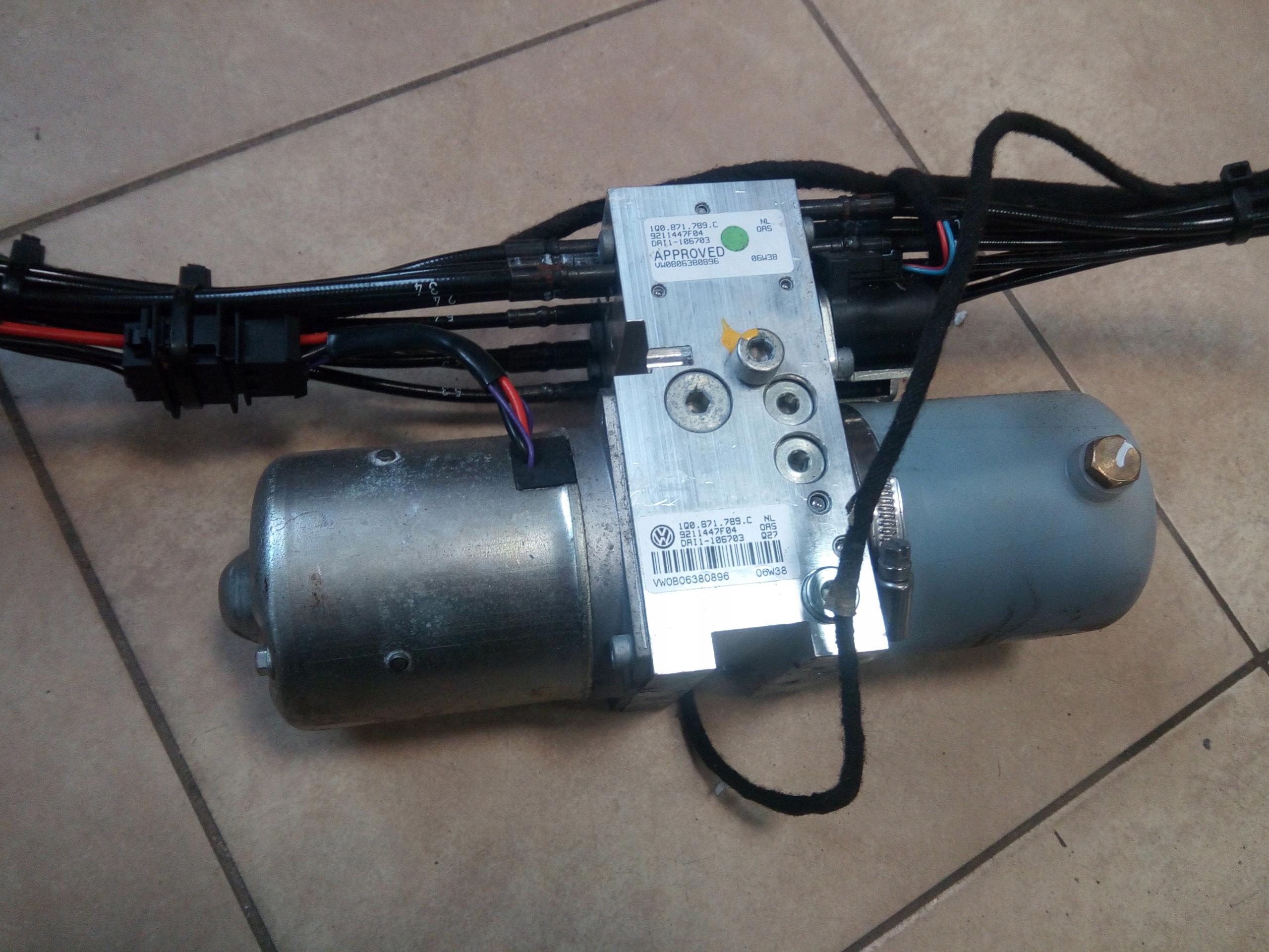 1Q0871029C - НАСОС КРЫШИ ДВИГАТЕЛЬ VW EOS 1Q0871789C ORIG.*