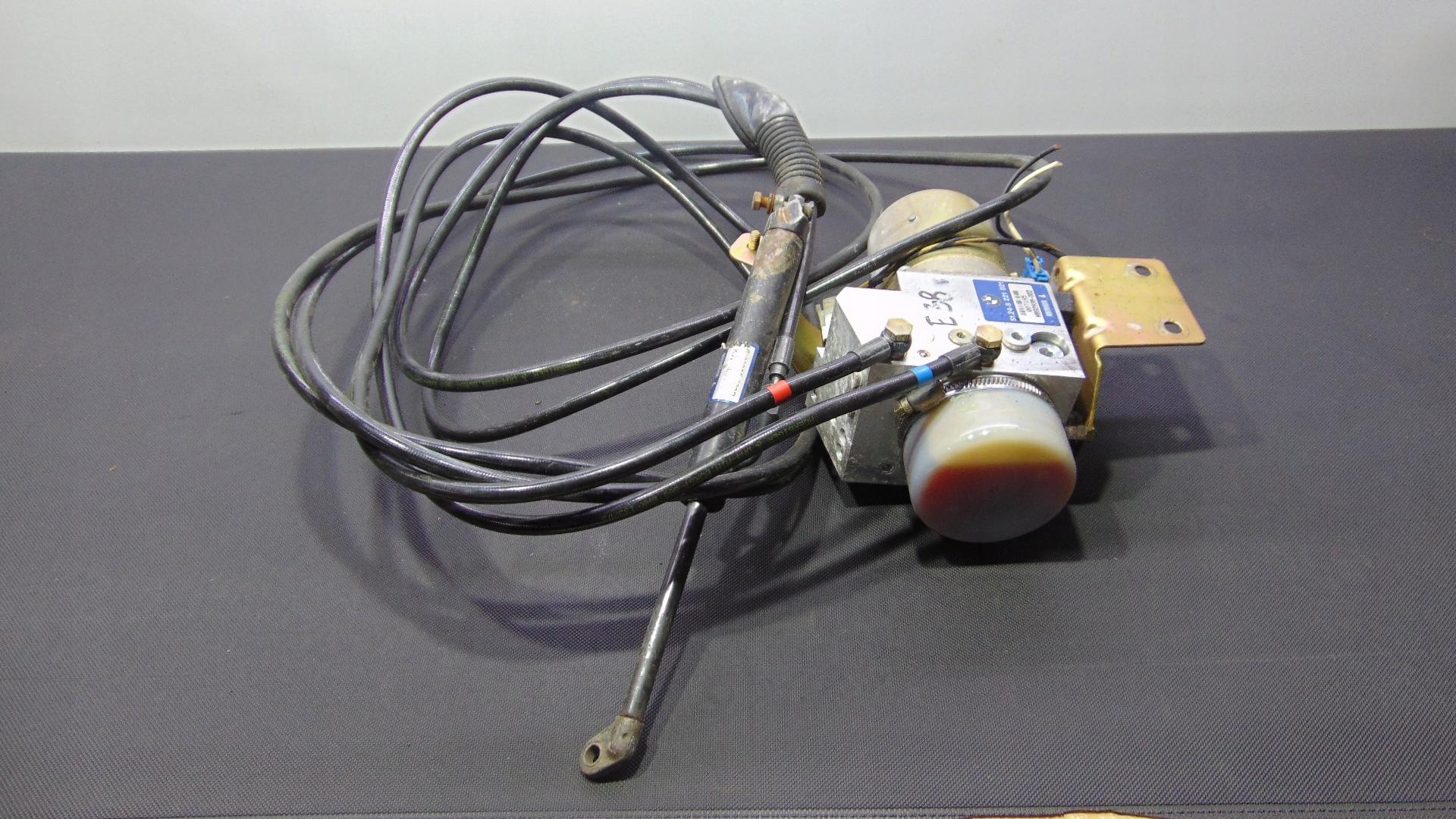 Гидравлический насос BMW E38 8221021