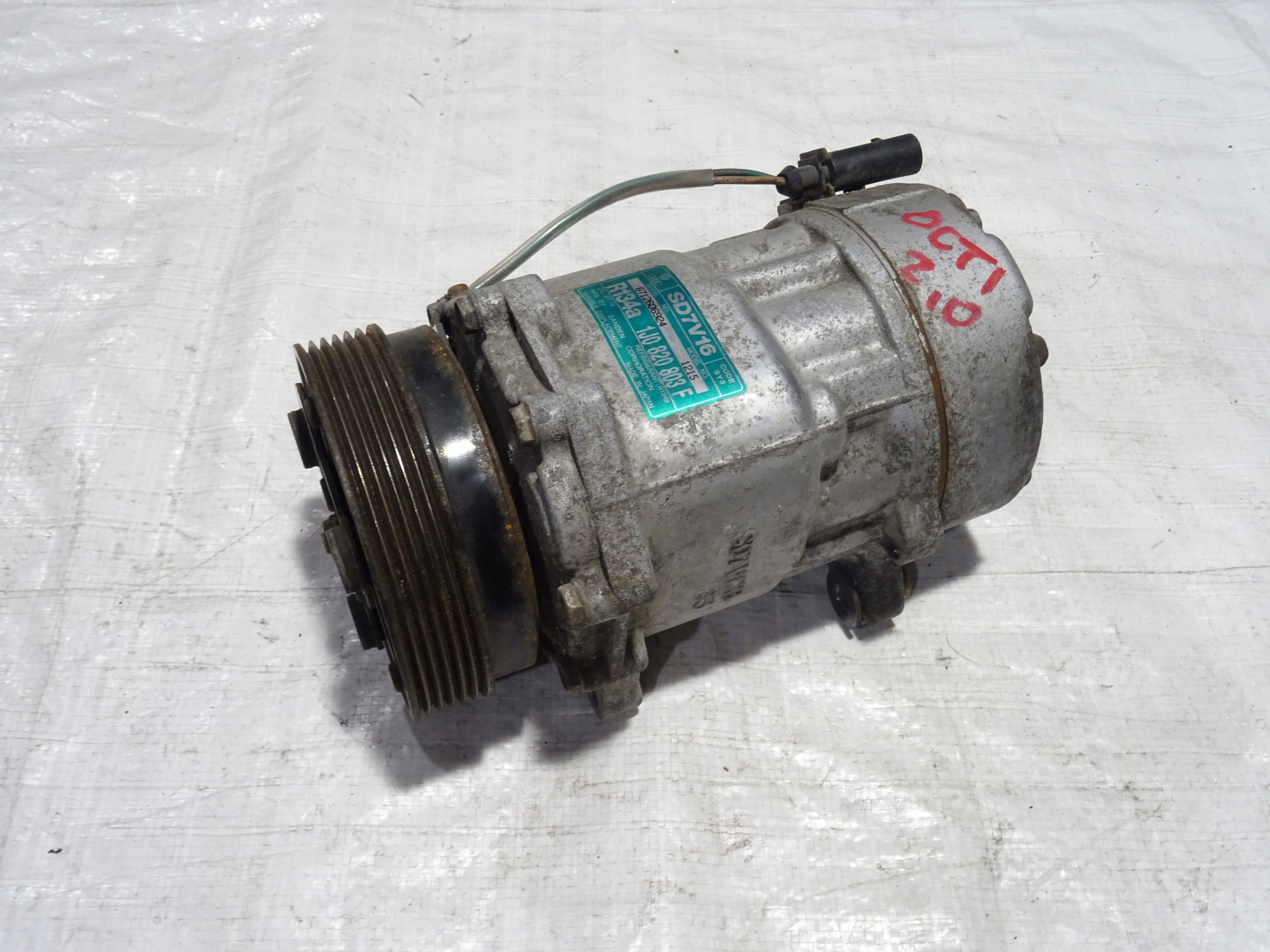 1J0820803F SD7V16 - КОМПРЕССОР КОНДИЦИОНЕРА SKODA OCTAVIA 1 1U0