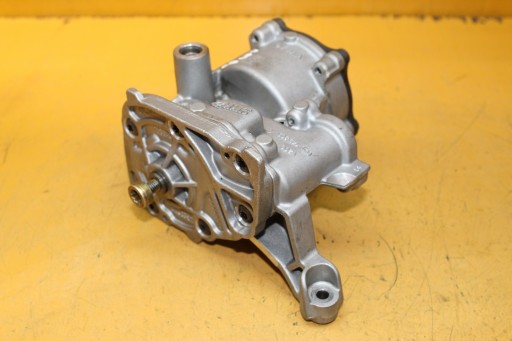 Масляный насос AUDI A3 8V 1.6 TDI CLH 04L145208D