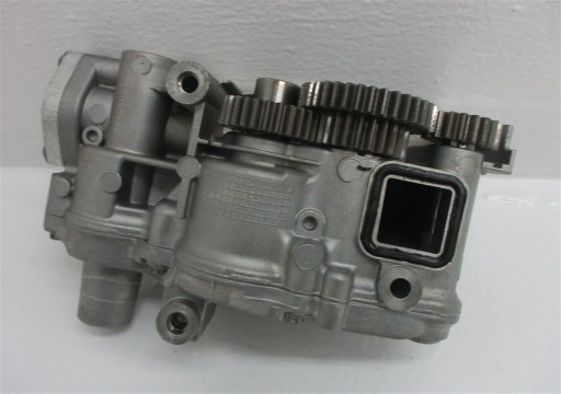 Масляный насос AUDI Q7 4L 6.0 TDI V12 05A115103B