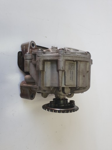 X5 E70 - Масляний насос BMW 4.4 BT N63 7612772 перевірений