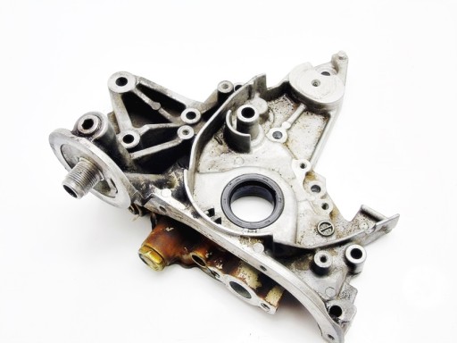 4G92 - КРЫШКА МАСЛЯНОГО НАСОСА 1.6 16V CARISMA COLT LANCER