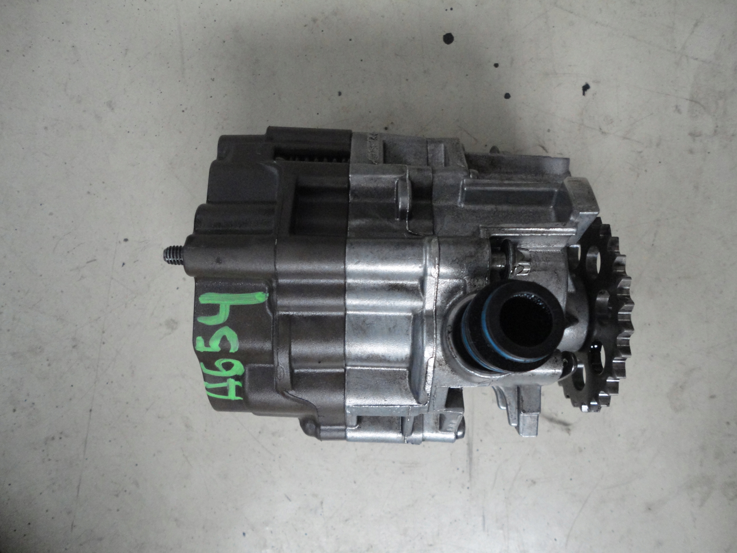 A6541800800 - Масляный насос MERCEDES E200 E220 W213 2.0 2.2 CDI