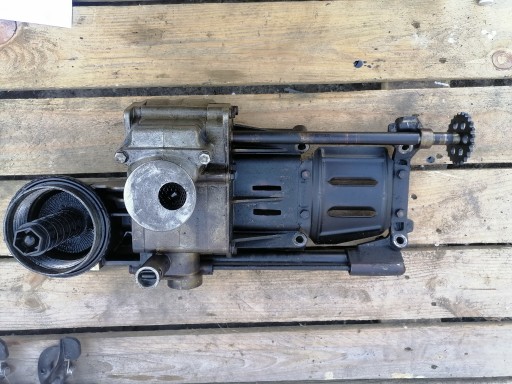 Масляний насос BMW 7 E65 60 53 4.4 7508643