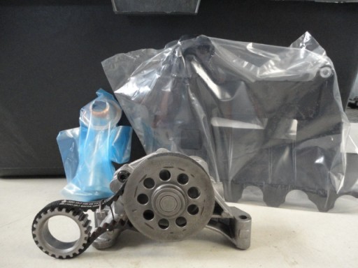 03L115105B - МАСЛЯНЫЙ НАСОС РЕМЕНЬ КОЛЕСА AUDI VW SEAT 2.0 TDI CR