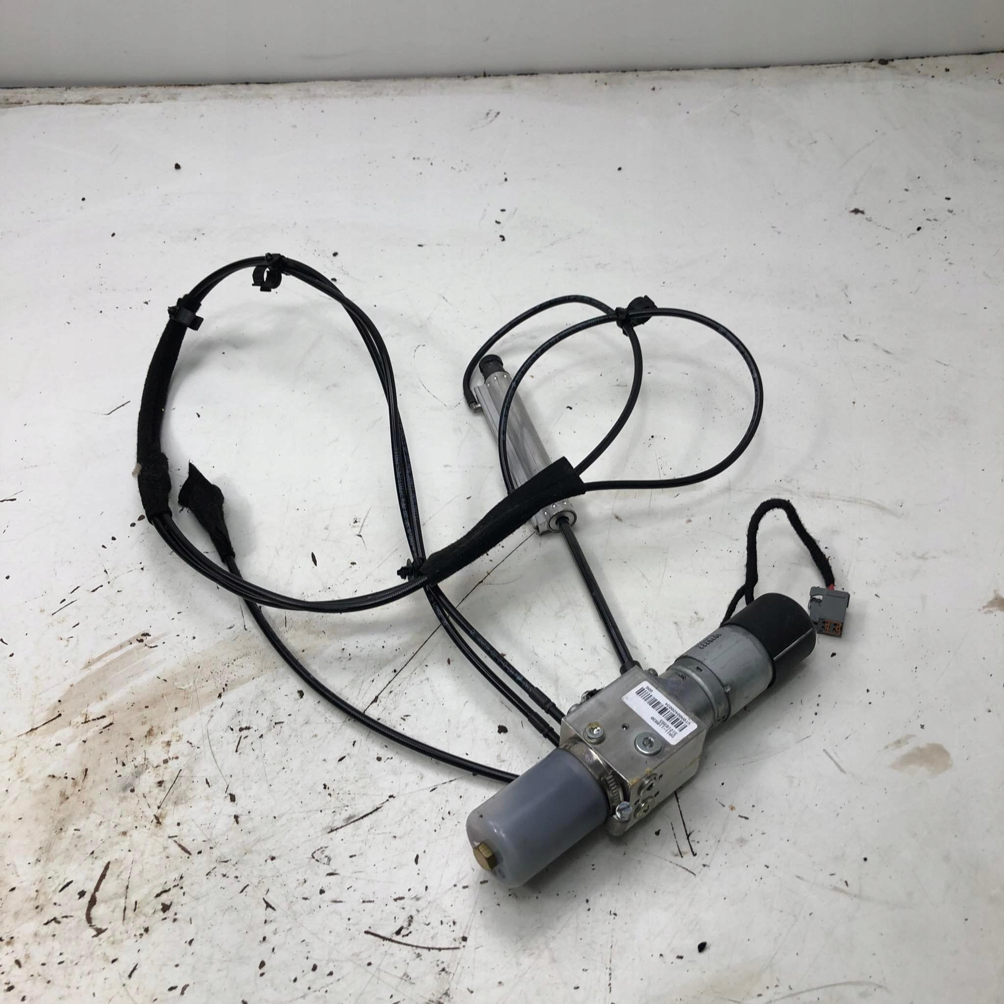 31218393 - Насос насос циліндр багажника V70 III