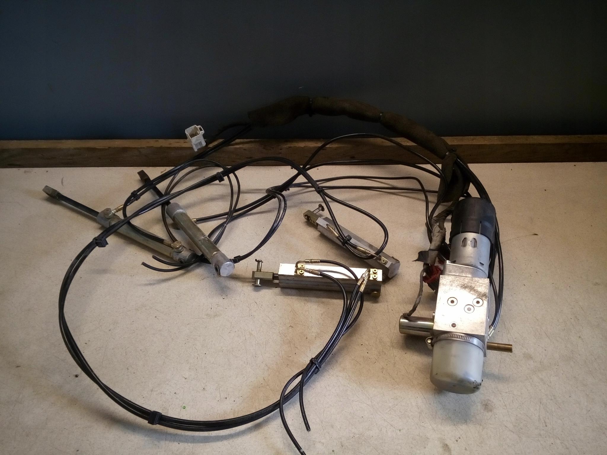 9639025080 - НАСОС ПРИВОДЫ ТРУБЫ КРЫШИ PEUGEOT 206 CC