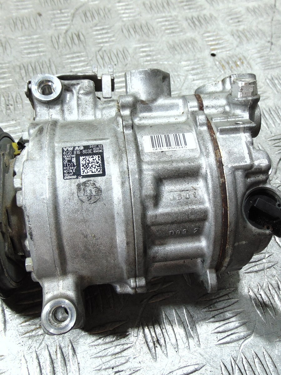 19-0254001 + 19-0253001 - AUDI A3 8P галогены противотуманных фар в сборе